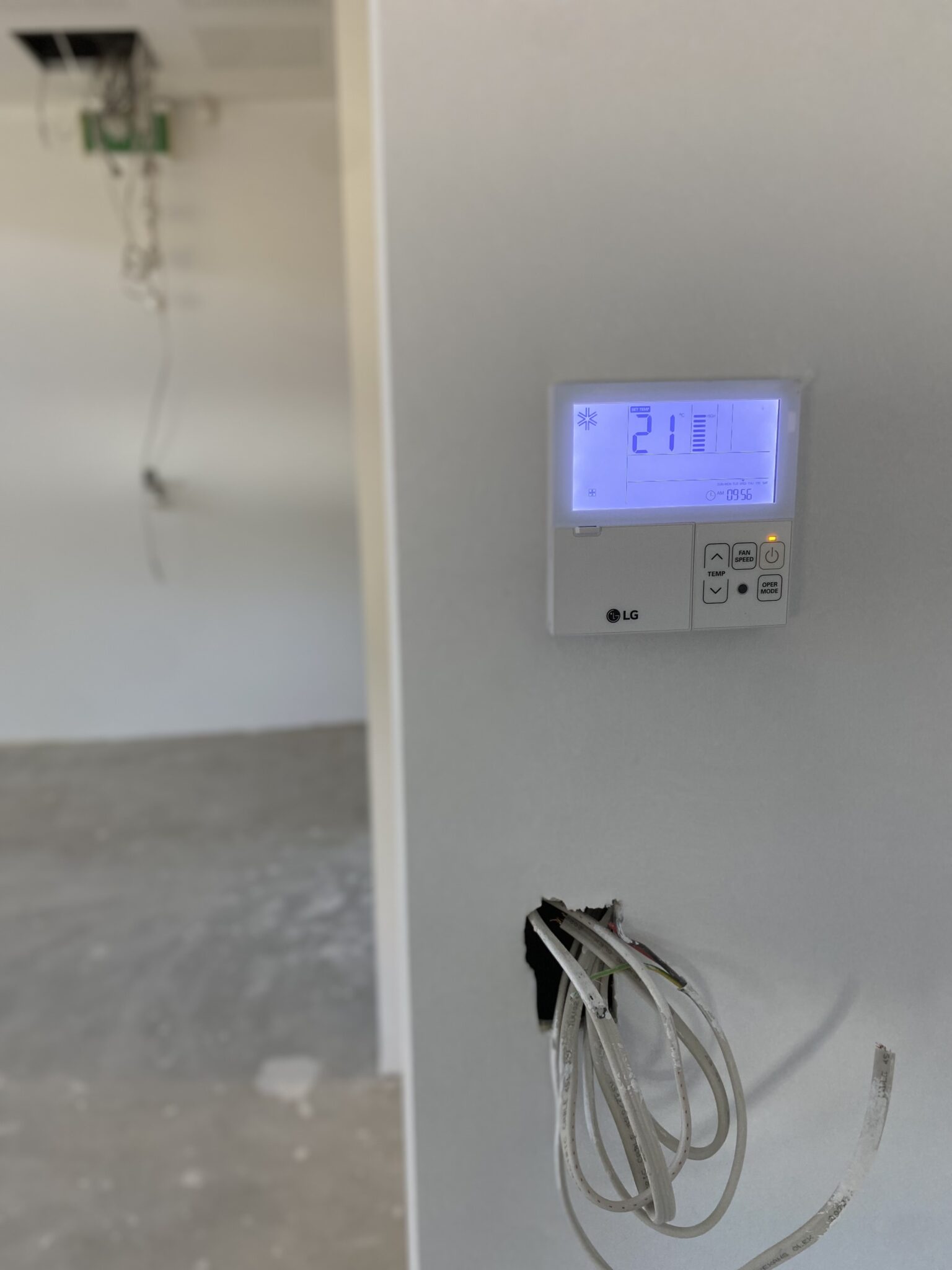 Commercial AC installation controller